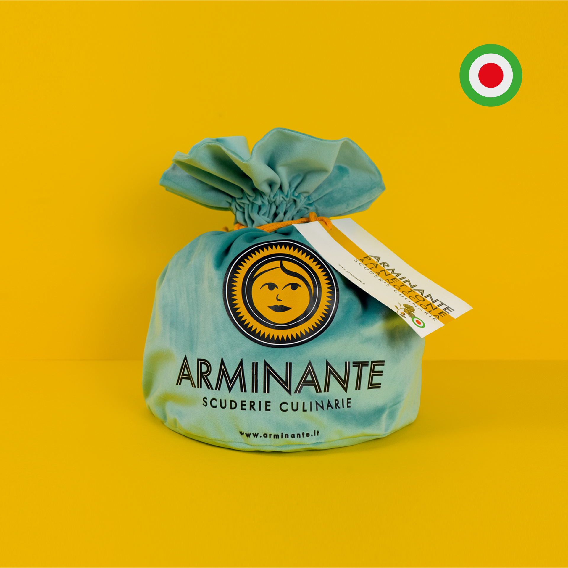 Panettone alla Nocciola Arminante in sacchetto di tessuto turchese, prodotto italiano